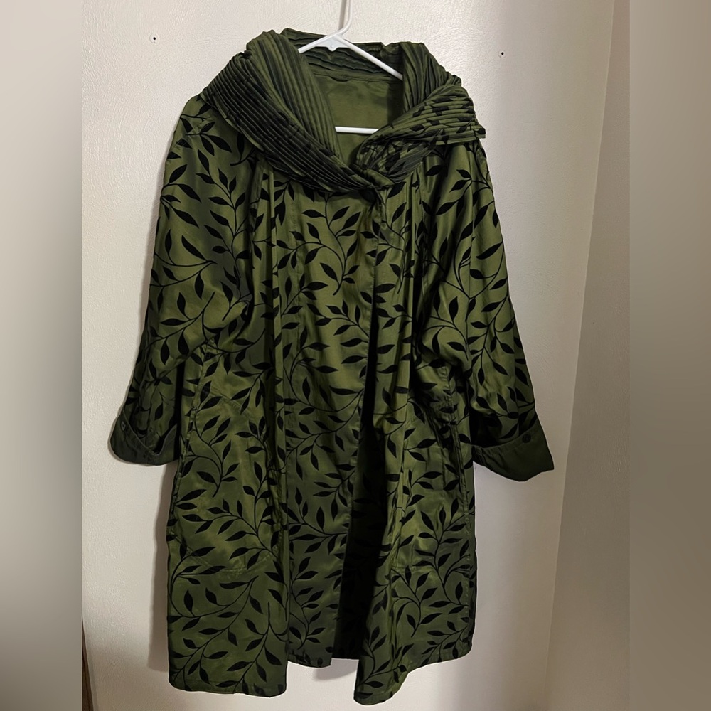 MYCRA Classic Pac Reversible Hooded Rain Coat with Matching Bag Green Black S/M